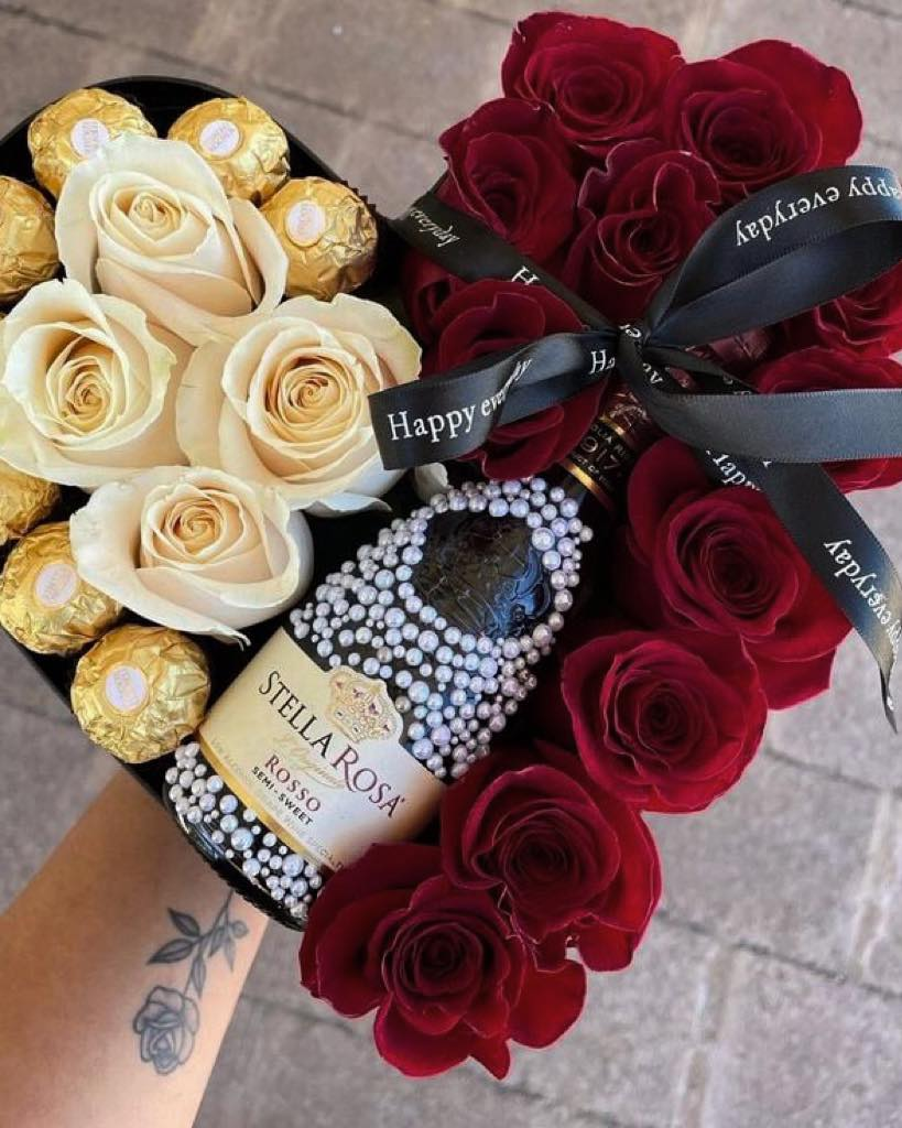 Fleurs et Vin d'Amour - Túy Tinh Hoa